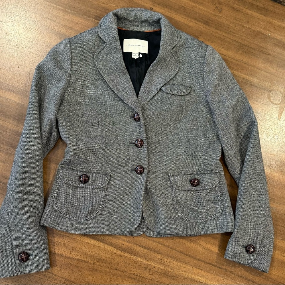 Banana Republic Cropped Fitted Brown Wool Blend Three Button Blazer Women’s Sz 6
